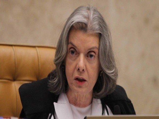 Presidente do STF suspende decreto de indulto de Natal de Temer