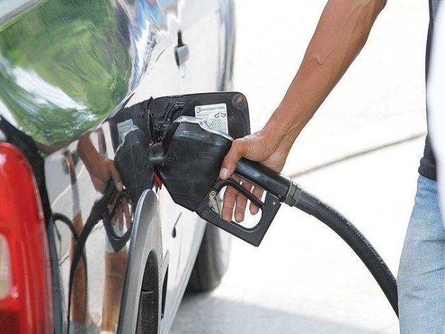 Consumidores mudam hábito depois de gasolina passar dos R$ 4
