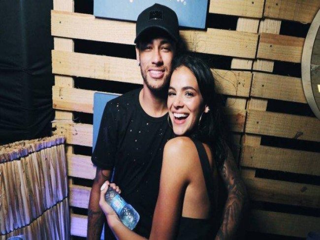 Família de Neymar desaprova volta de namoro com Marquezine