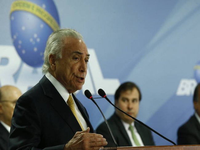 Intervenção no Rio será interrompida para votar Previdência, diz Temer