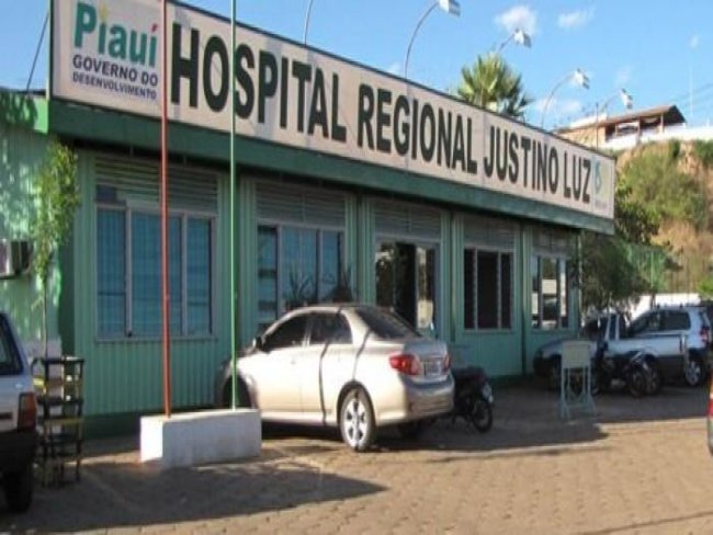 Homem é morto a tiros em frente a hospital regional em Picos