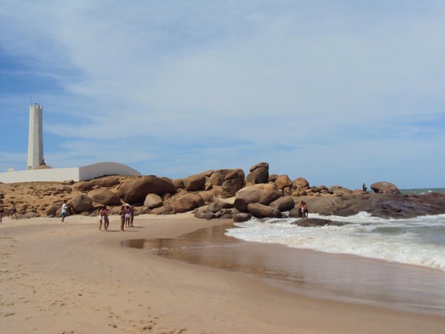 Corpo de homem é encontrado por pescadores na Praia da Pedra do Sal