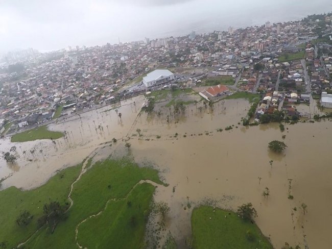 Fortes chuvas deixam mais de 900 pessoas em situação de risco em Teresina