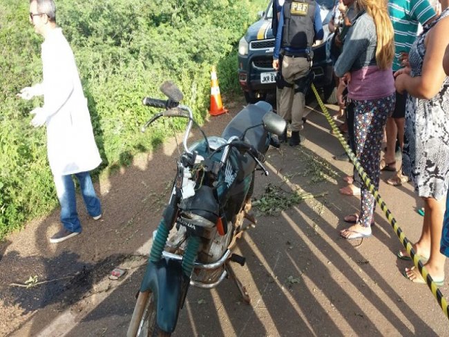 Jovem perde controle de moto e morre ao colidir com meio fio em Picos