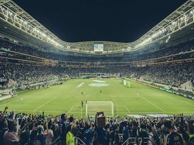 Palmeiras barateia ingresso, mas vê 2º pior público do ano em fase instável