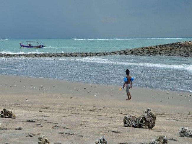 Menino de 12 anos rouba cartão de crédito da mãe e viaja para Bali