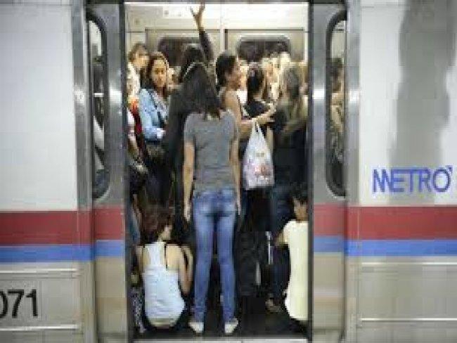 Homem é preso por ejacular em mulher dentro do metrô no Rio