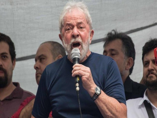 Juiz retira segurança e outros direitos de Lula como ex-presidente