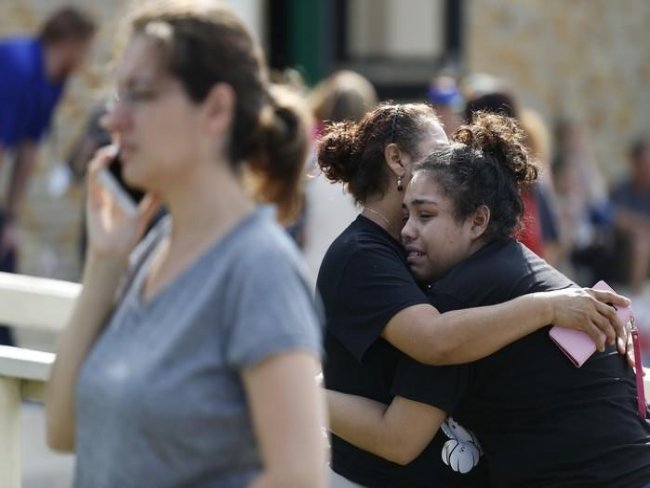 Tiroteio dentro de escola no Texas deixa 10 mortos; 9 são alunos!
