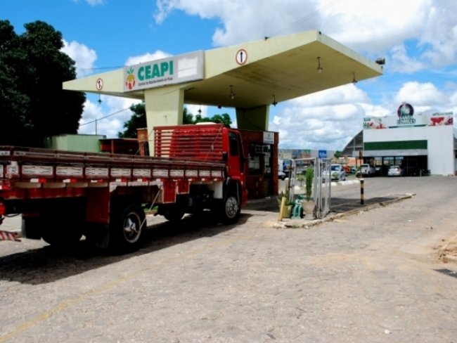 Greve de caminhoneiros prejudica abastecimento na Ceapi