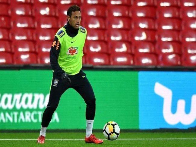 Tite arma time titular e coloca Neymar para amistoso contra Áustria