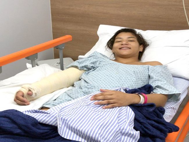 Sarah Menezes passa por cirurgia e tranquiliza fãs: 'Tudo ocorreu bem!'
