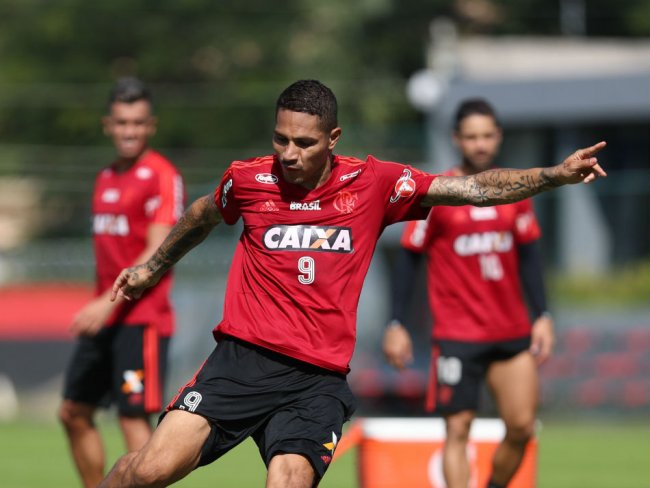 Flamengo recebe aval de CBF e poderá utilizar Guerrero contra São Paulo