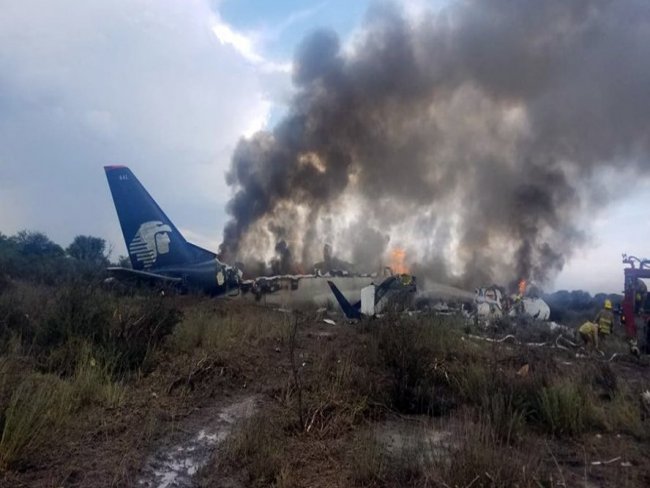 Tripulação de avião que caiu no México conseguiu escapar antes de incêndio