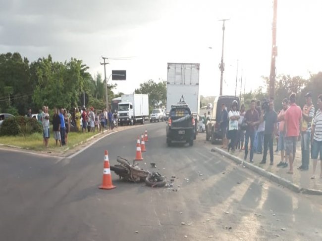 Motociclista morre ao colidir com caminhão na zona Sudeste de Teresina