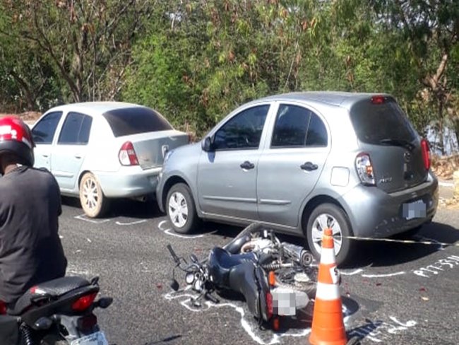 Casal fica ferido em colisão entre 3 veículos na Av. Maranhão em THE