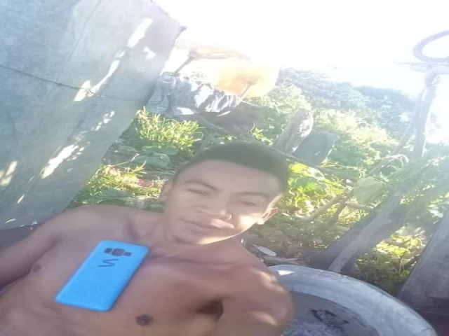Jovem morre eletrocutado ao usar celular conectado na tomada no Piauí