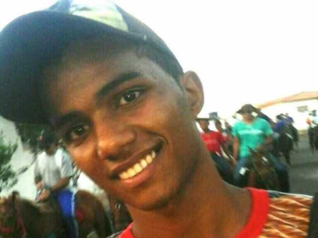 Jovem morre em acidente ao ser colhido por veículo na BR-343 em Angical do Piauí