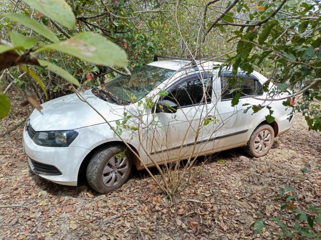 POLÍCIASeis dias após ser roubado em Goiás, carro é encontrado em União
