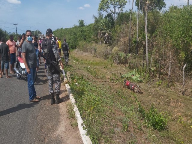 Vídeo mostra momento em que homem sofre acidente de moto e morre no Piauí