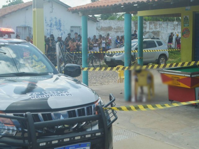 Homem de 35 anos é assassinado com tiro na cabeça na frente de comércio no Piauí