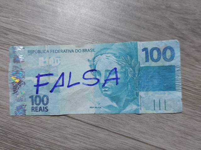 Venda de dinheiro falso é anunciada nas redes sociais em cidade do Piauí