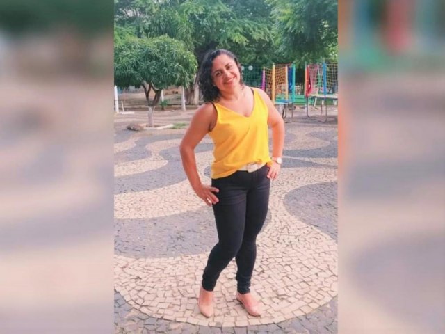Mulher morre após bater com motocicleta em poste no centro de cidade do Piauí