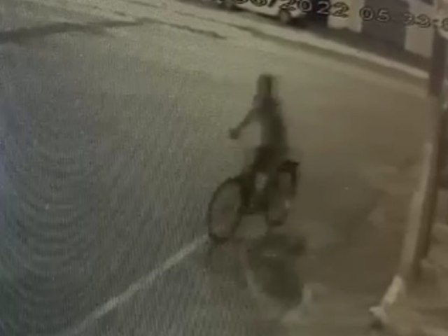 Homem pula muro de residência e furta bicicleta no interior do Piauí