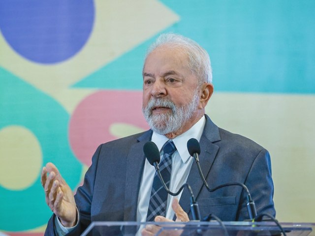 Lula será diplomado no dia 12 de dezembro, decide TSE