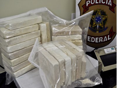 Polícia Federal realiza a maior apreensão de cocaína do ano 24,2 Kg e prende três suspeitos por tráfico de drogas
