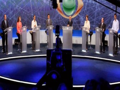 Confronto entre Dilma, Marina e Aécio marca primeiro debate