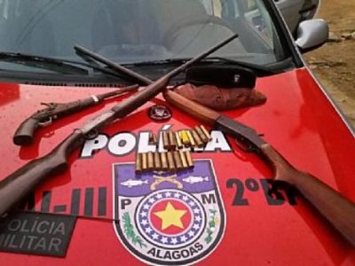Homem é detido com munição, armas e drogas em Ibateguara