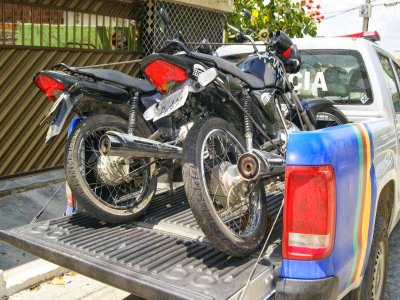 Em São Caetano: Polícia Militar prende nove pessoas acusadas de roubos de motos na região.