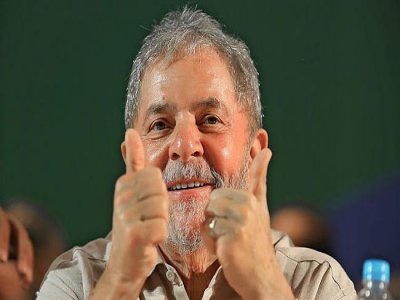 Aécio poderia renunciar e Lula substituir Dilma até 15/09; entenda a lei