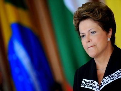 TSE suspende parte da propaganda eleitoral de Dilma no rádio