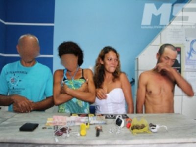 Polícia fecha ponto de venda de drogas e prende duas pessoas em Delmiro Gouveia