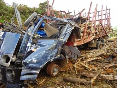 Trágico acidente na PE-71 em Amaraji deixa três vítimas fatais