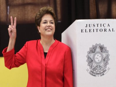 Dilma tem 40%, Marina 24% e Aécio 18%, indica Vox Populi