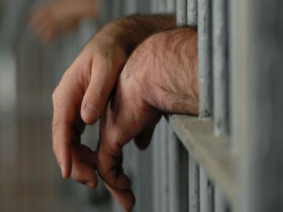 Homem de 31 anos é preso suspeito de estuprar uma menina de 13 anos em Escada
