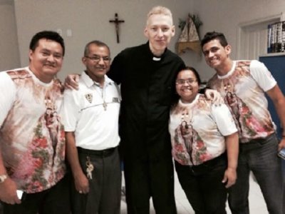 Padre Marcelo Rossi aparece ainda mais magro e preocupa fiéis