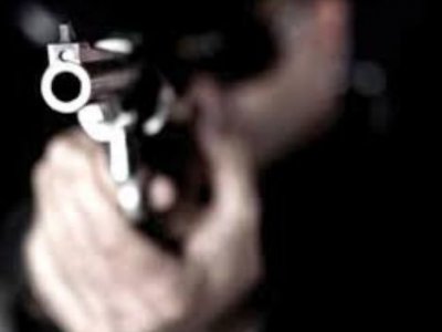 Criminosos armados assaltam mercadinho no centro de Maribondo