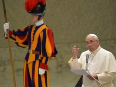 Papa Francisco diz que Vaticano sofre de 'Alzheimer espiritual'