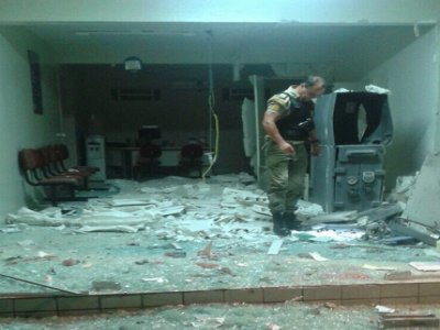 Assaltantes explodem posto do Bradesco na cidade de Orobó, no Sertão de PE