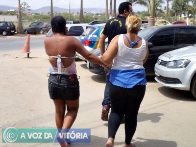 Mulheres são presas por envolvimento no tráfico de drogas em Vitória