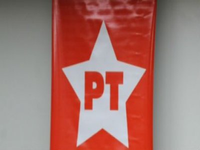 PT acusa opositores de golpismo e de querer privatizar a Petrobras