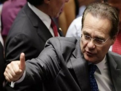 Renan Calheiros anuncia votação de Reforma Política no Senado em março
