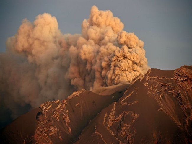 Chile mantém alerta para erupção do vulcão Calbuco