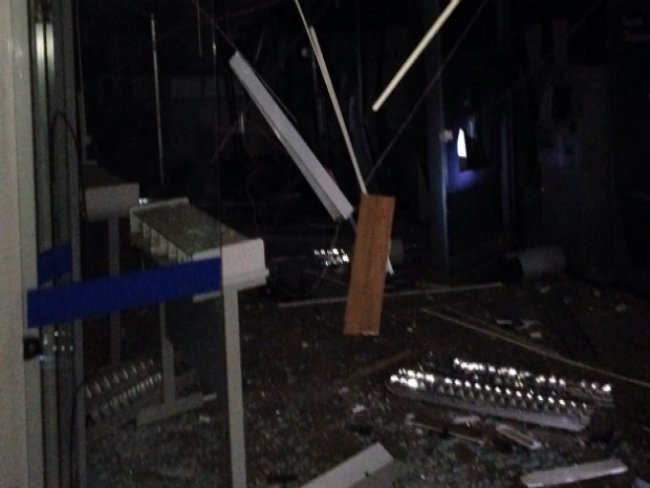 Bandidos explodem caixas eletrônicos da Caixa Econômica em Gravatá