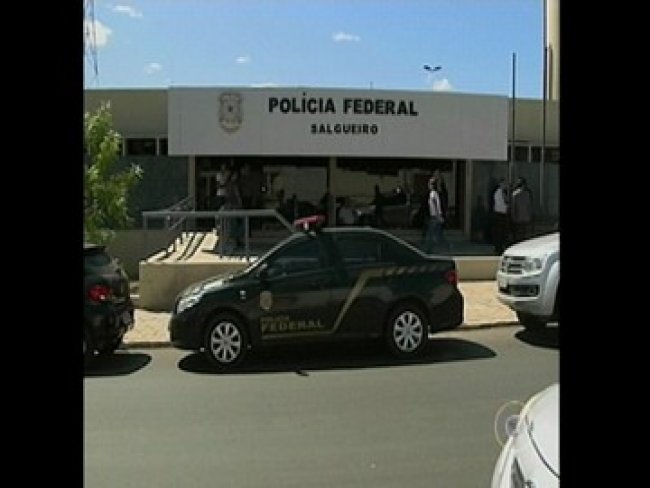 Polícia Federal cumpre mandados de prisão na prefeitura de Araripina, PE