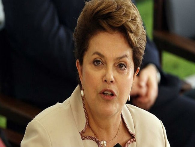 Dilma estuda abrir novos contratos do Fies no segundo semestre